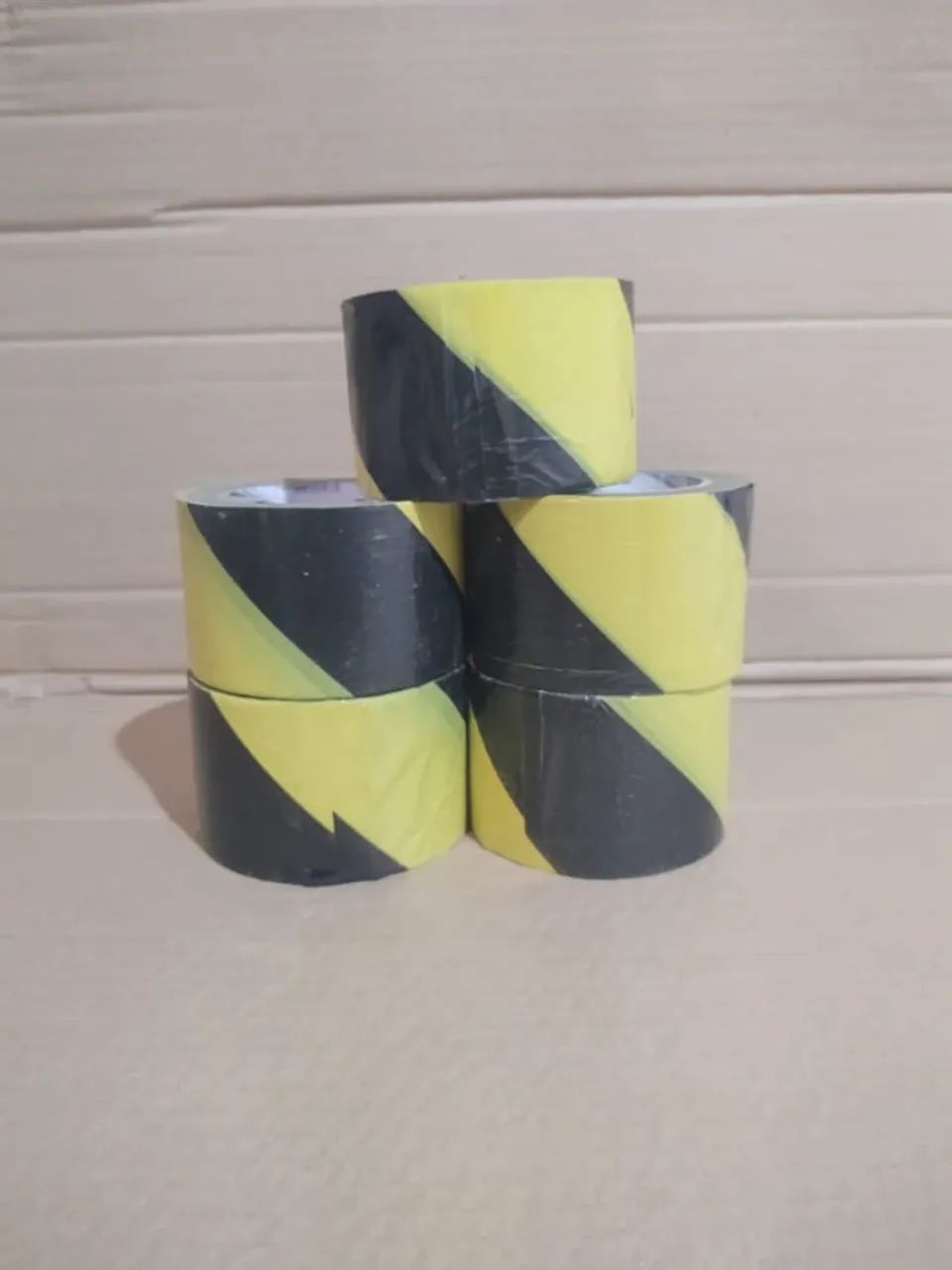 Kit com 5 Fitas Zebradas Preta e Amarela - Rolo de 200m - Foto 3
