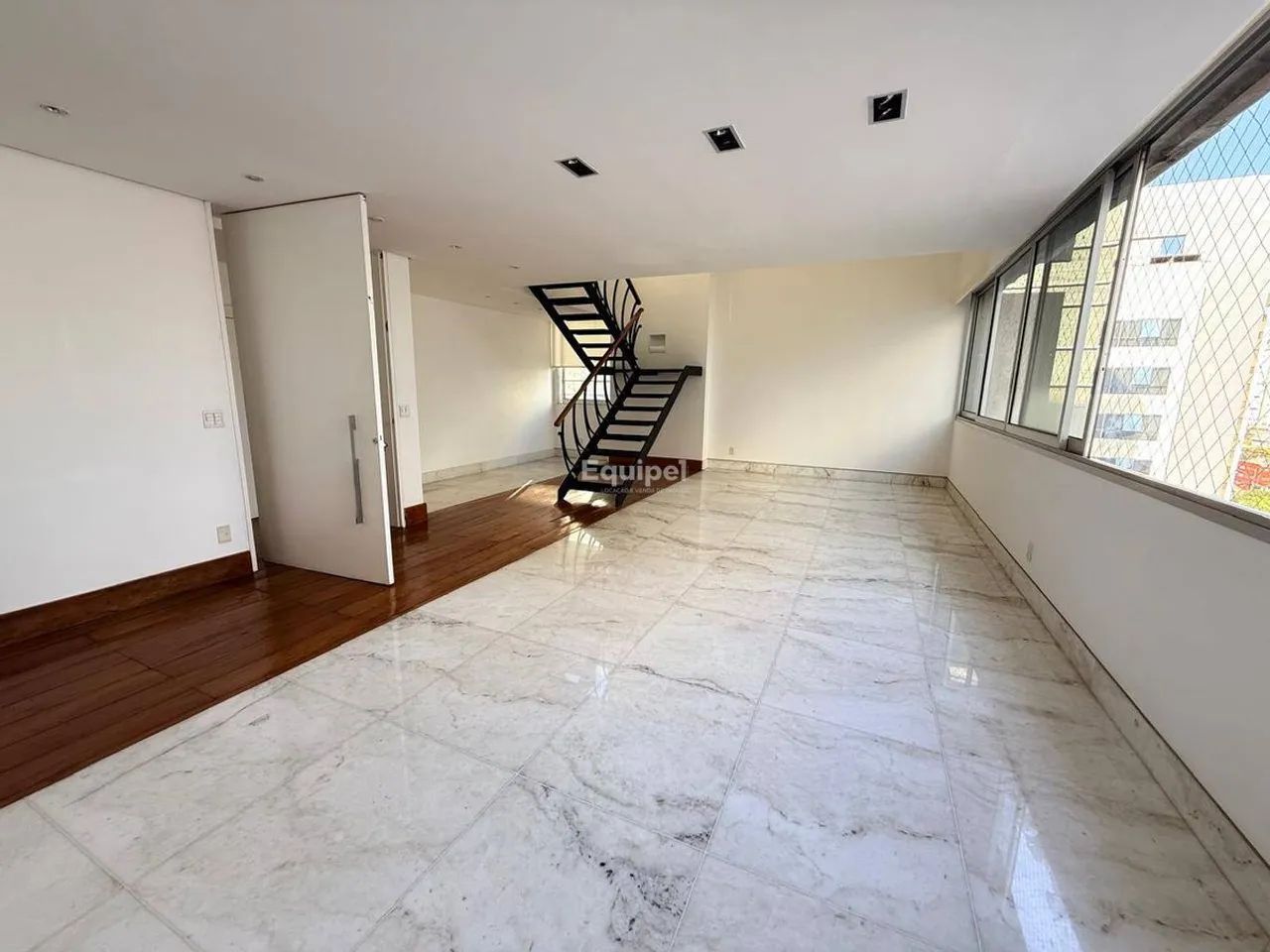 Cobertura Duplex de Alto Padrão na Savassi | 275m², 4 Quartos e Área de Lazer Privativa - Foto 3