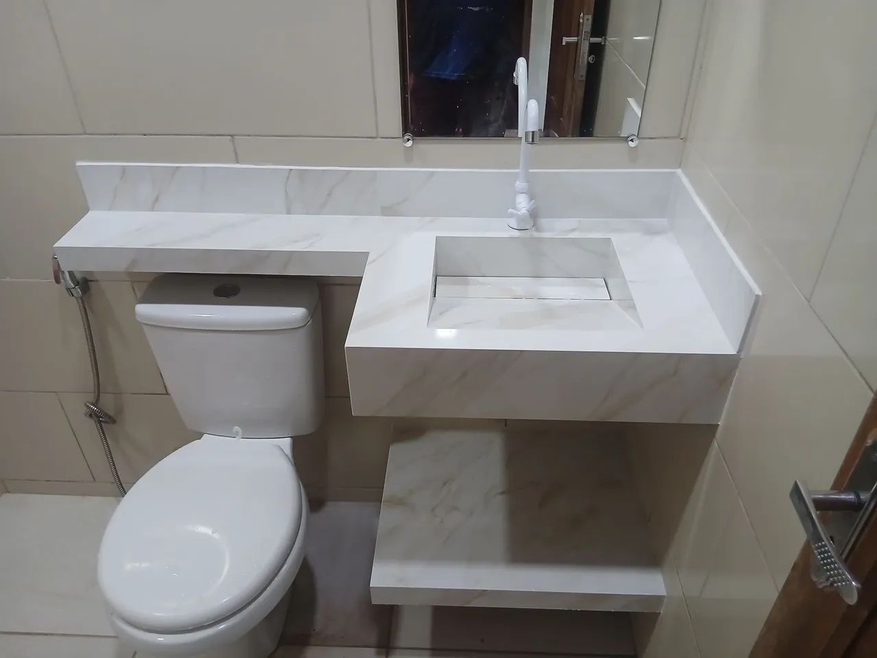 Pias em porcelanato 
