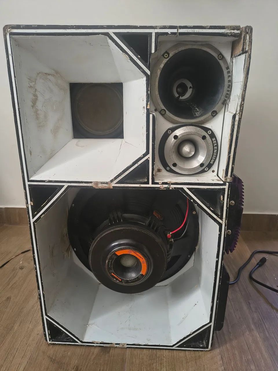 Som automotivo funcionando perfeitamente 