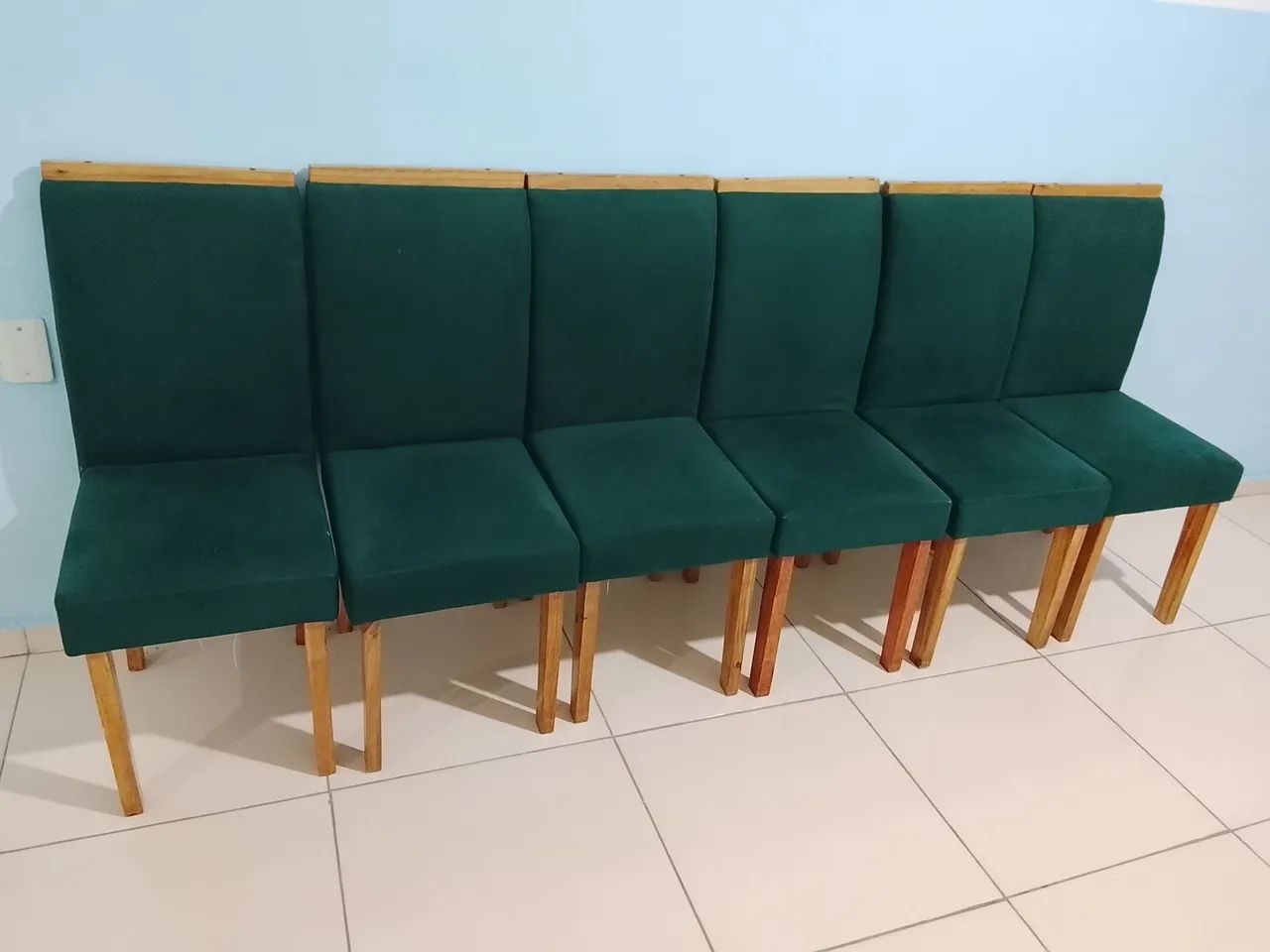 Ótima cadeiras bem reforçada 
