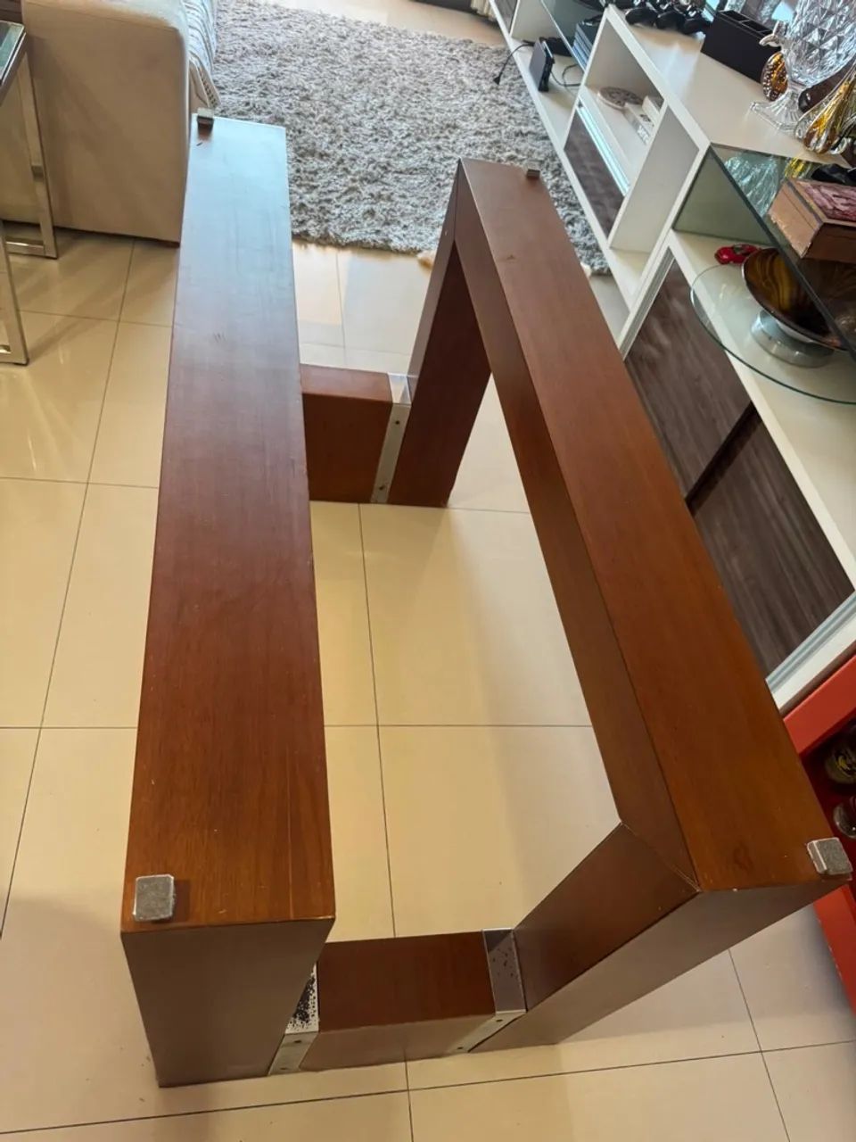 Mesa de vidro c/ base de madeira 2m x 1m