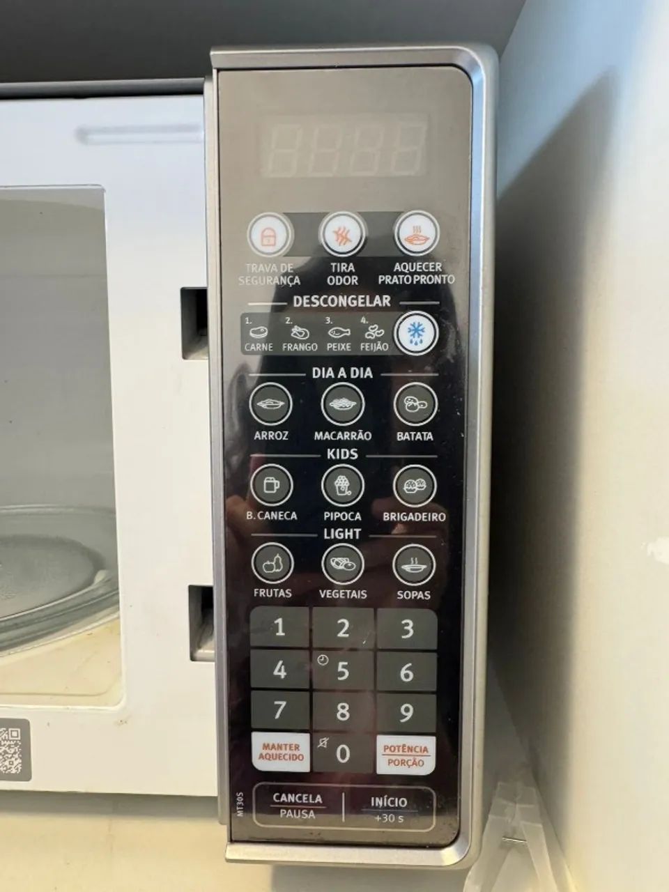 Micro Ondas Eletrolux Inox Espelhado 20 L - Foto 2