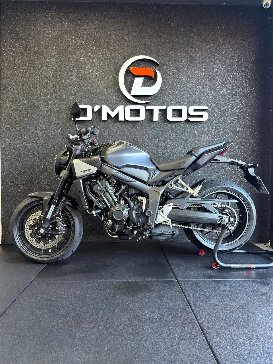 CB 650R E-CLUTCH - 2026 - 600KM