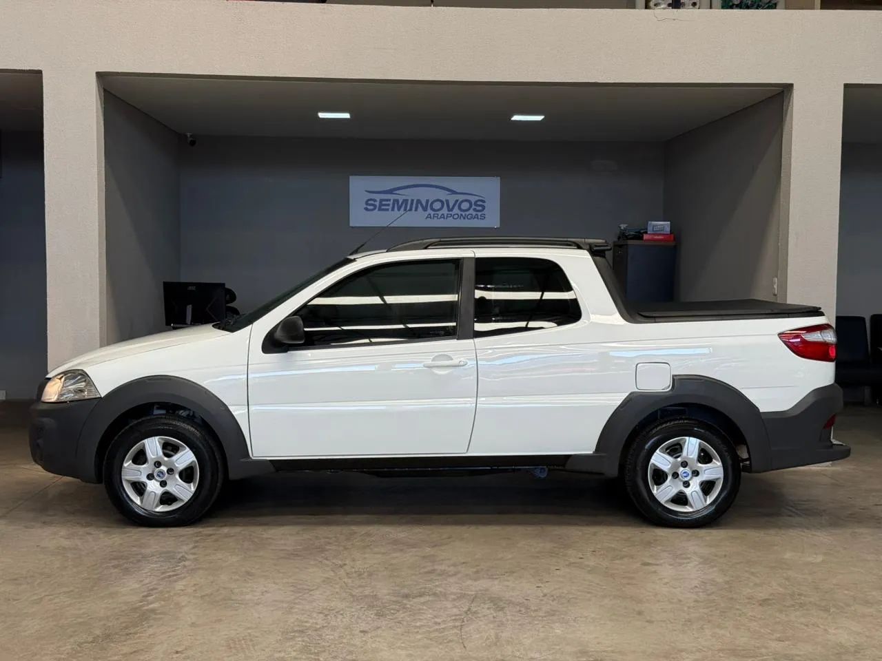 Fiat Strada Working Hard 1.4 Fire Flex 8V CD 2017 - Foto 4