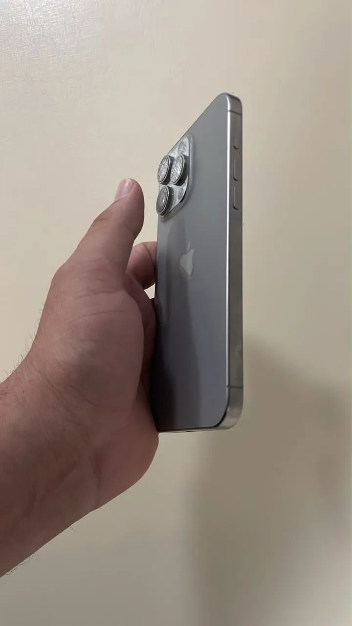 Vendo iPhone 15 Pro Max 256GB, cor Titânio Natural  - Foto 4
