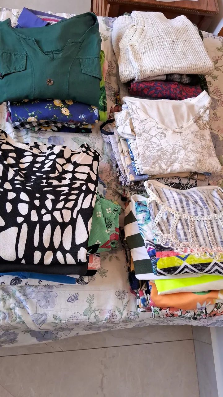Lote roupas - Foto 2