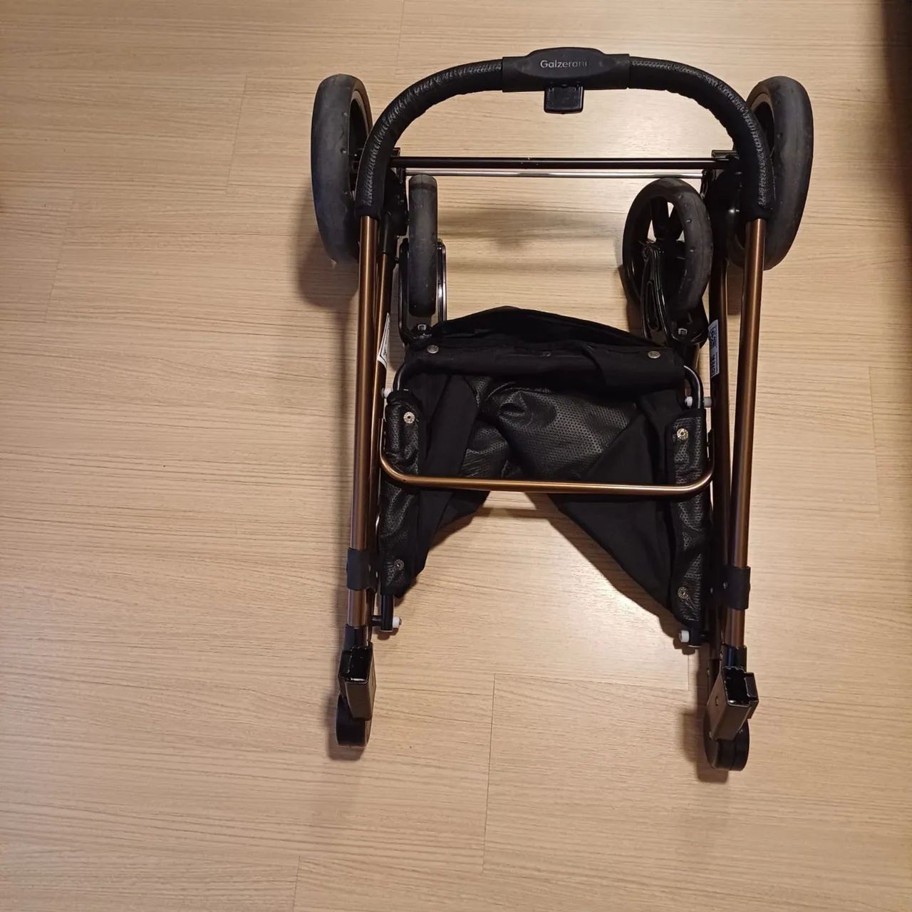 Vendo Carrinho de bebê Galzerano