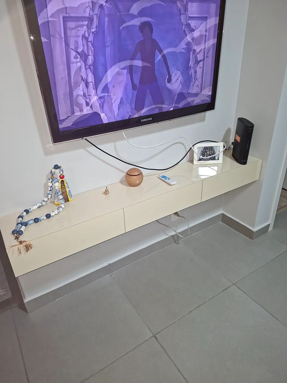 Rack suspenso para TV 3 portas