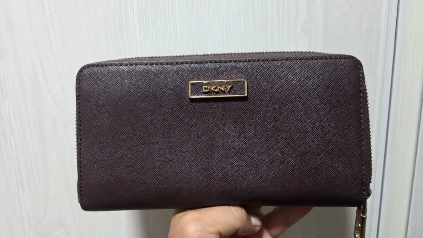 Carteira De Couro Dkny Marrom Original Usada (Usado)