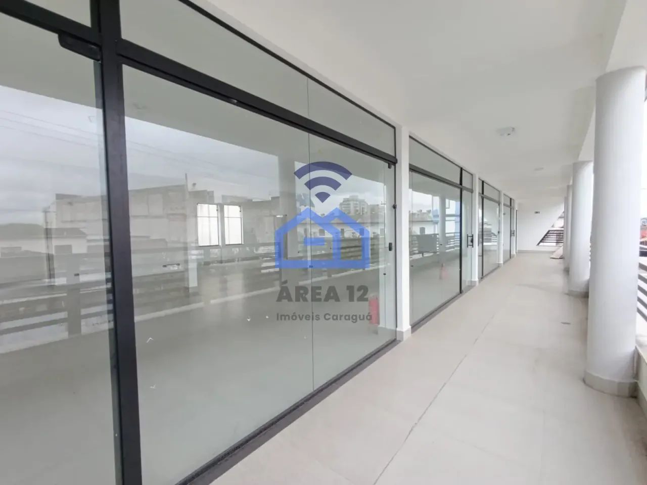 Salas comerciais para locação no Centro de Caraguatatuba, SP com 36m² e 46m² - Foto 2