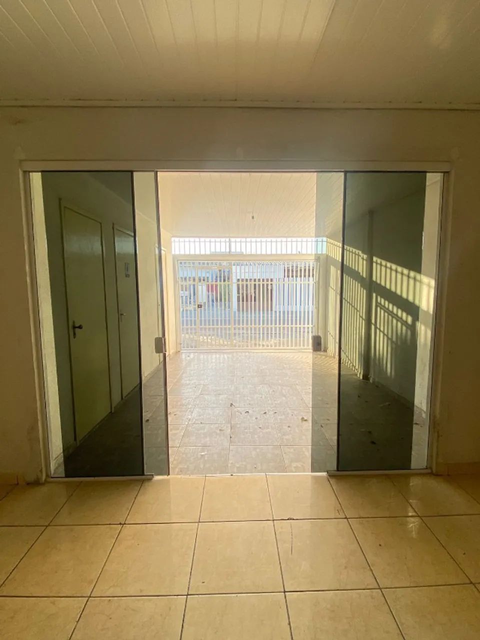 Alugo sala comercial em rua principal no sitio cercado (57m²) - Foto 4