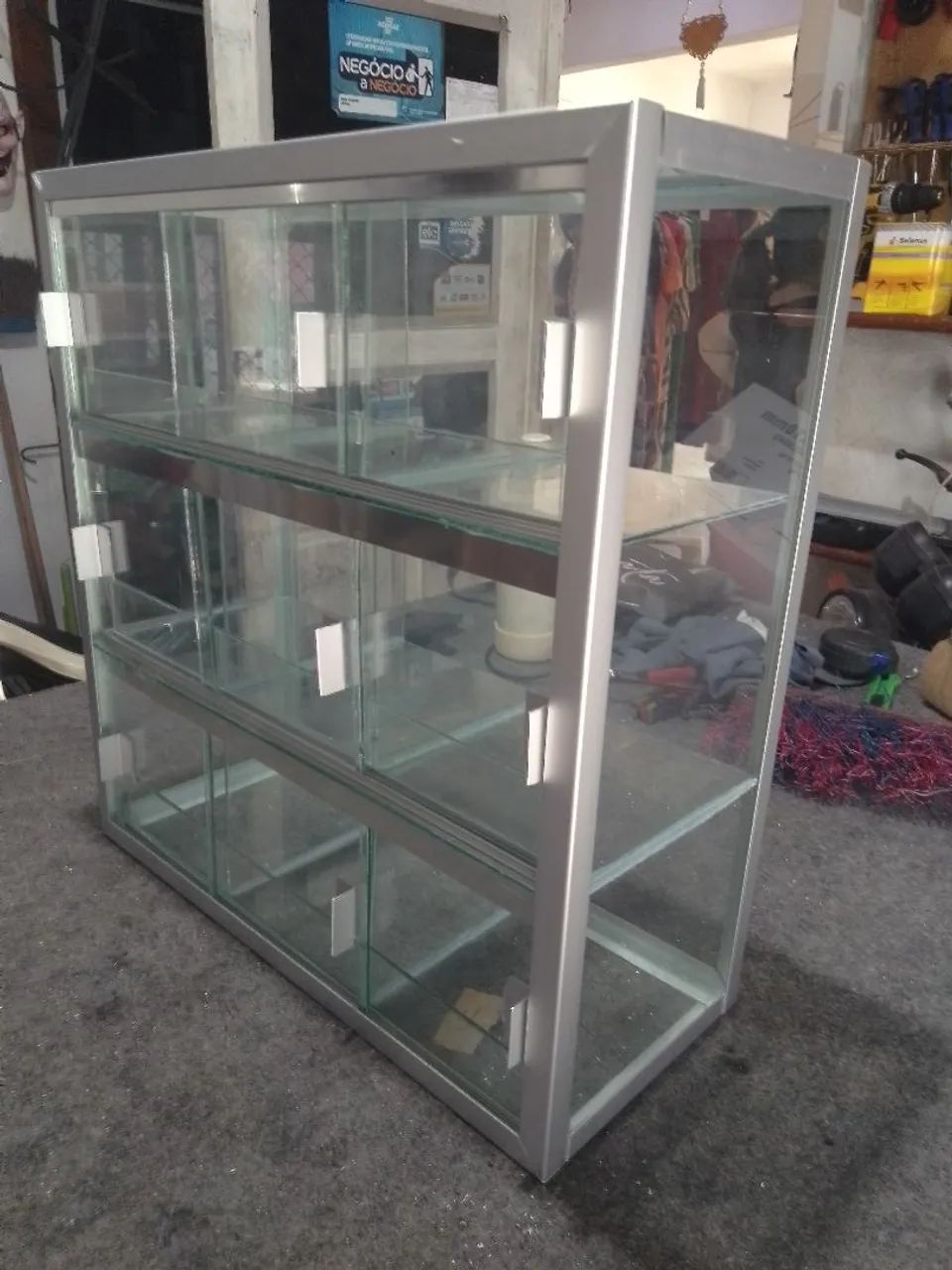 Vitrine Expositora de Bombons e Doces em Vidro e Alumínio Nova