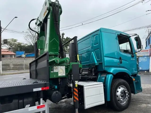 Vw 26-320 2024 6x2 particular com munck  - Foto 3