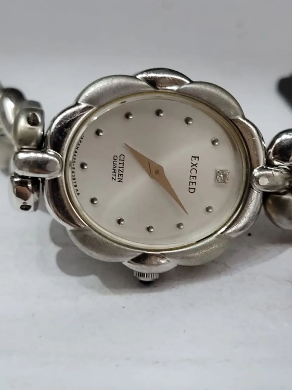 Relógio feminino Citizen Exceed ( estilo clássico )