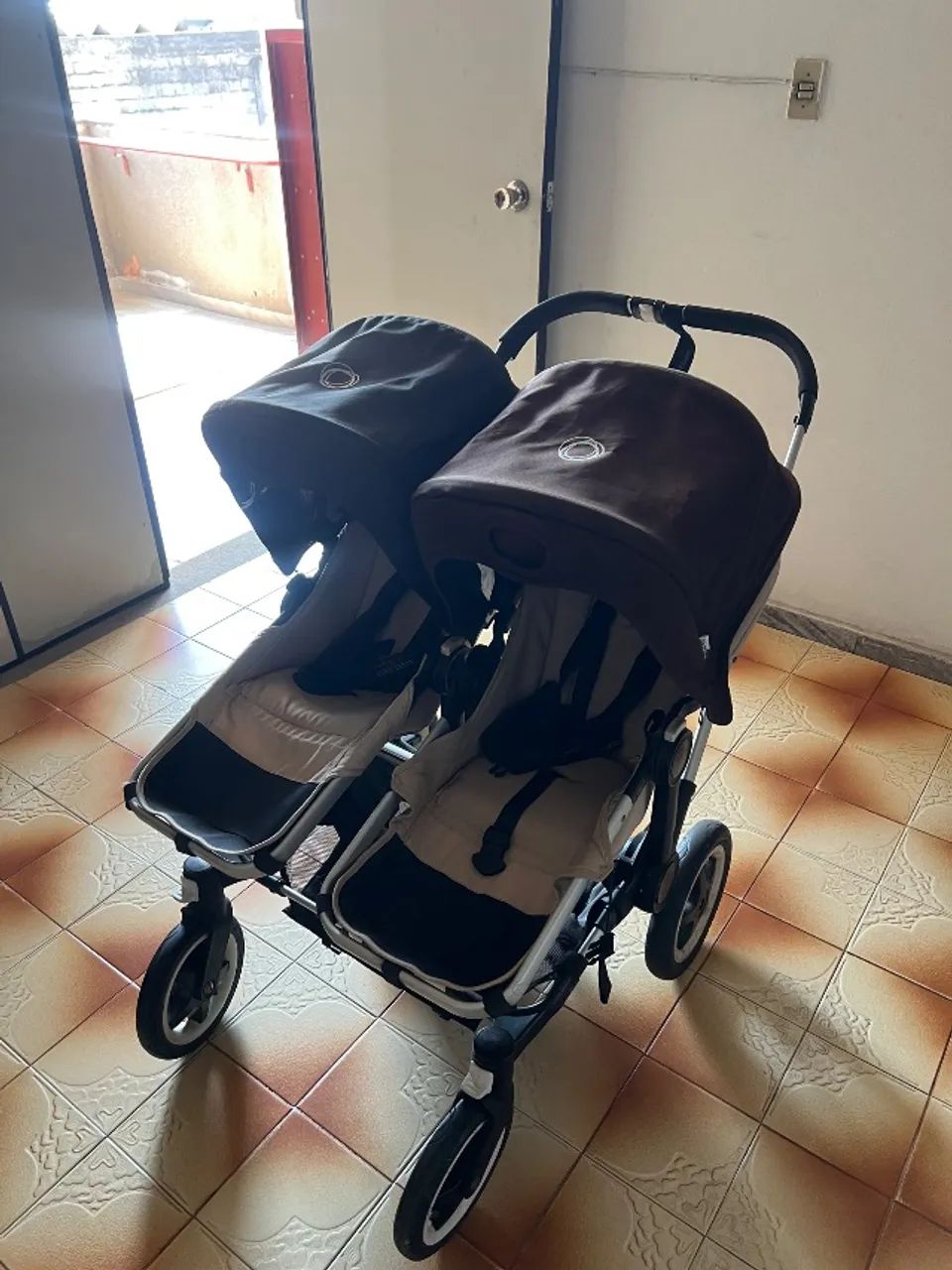 Carrinho de bebê gêmeos/duplo - Foto 4