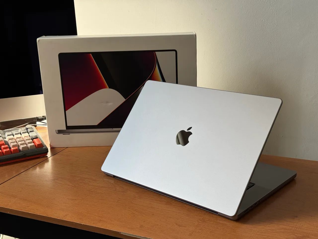 MacBook Pro M1 Pro 16 Pol 16GB 512GB MDM - Notebooks - Chácara