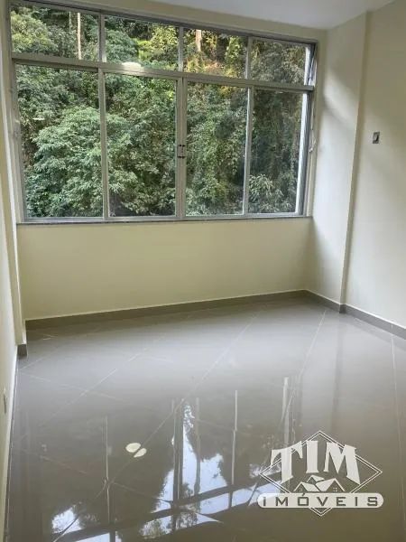 Apartamento- Petrópolis, Centro