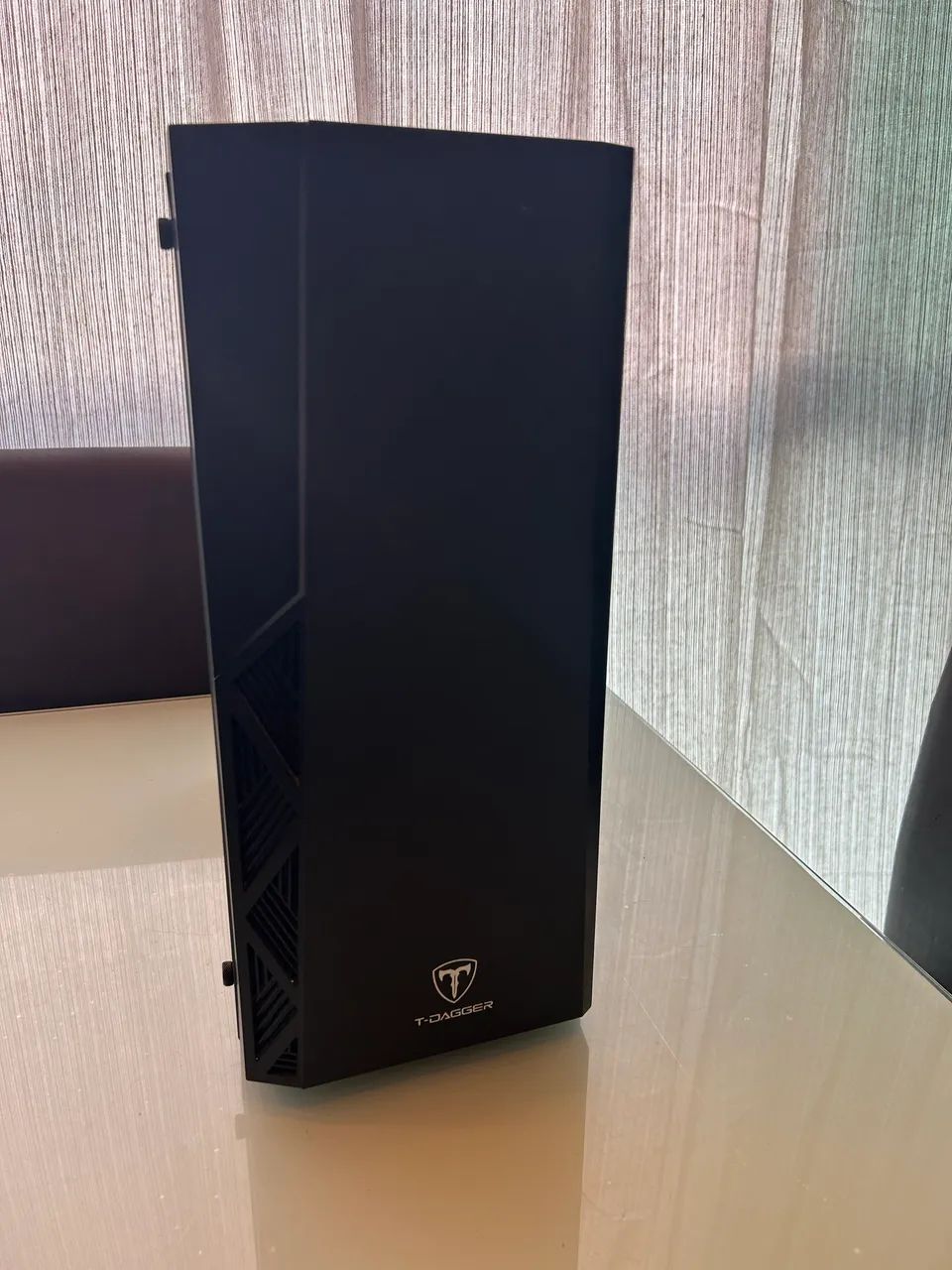 Gabinete Gamer T-Dagger TGC-P02B Mid Tower.