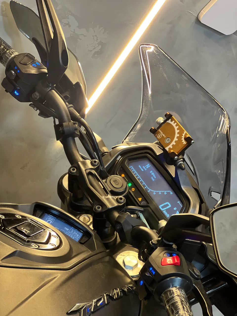 BAJAJ DOMINAR 400 2025 - Foto 5