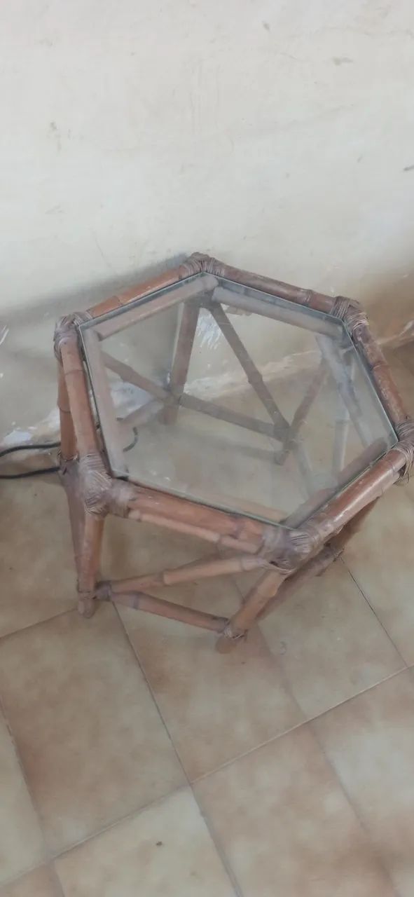 Mesinha de bambu com vidro  - Foto 3