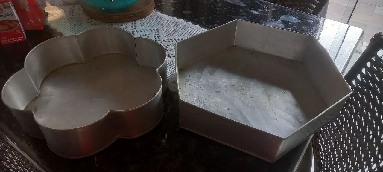 Formas para pão de mel e queijo e 2 formas de alumínio para bolo formato flor e  hexagonal - Foto 2