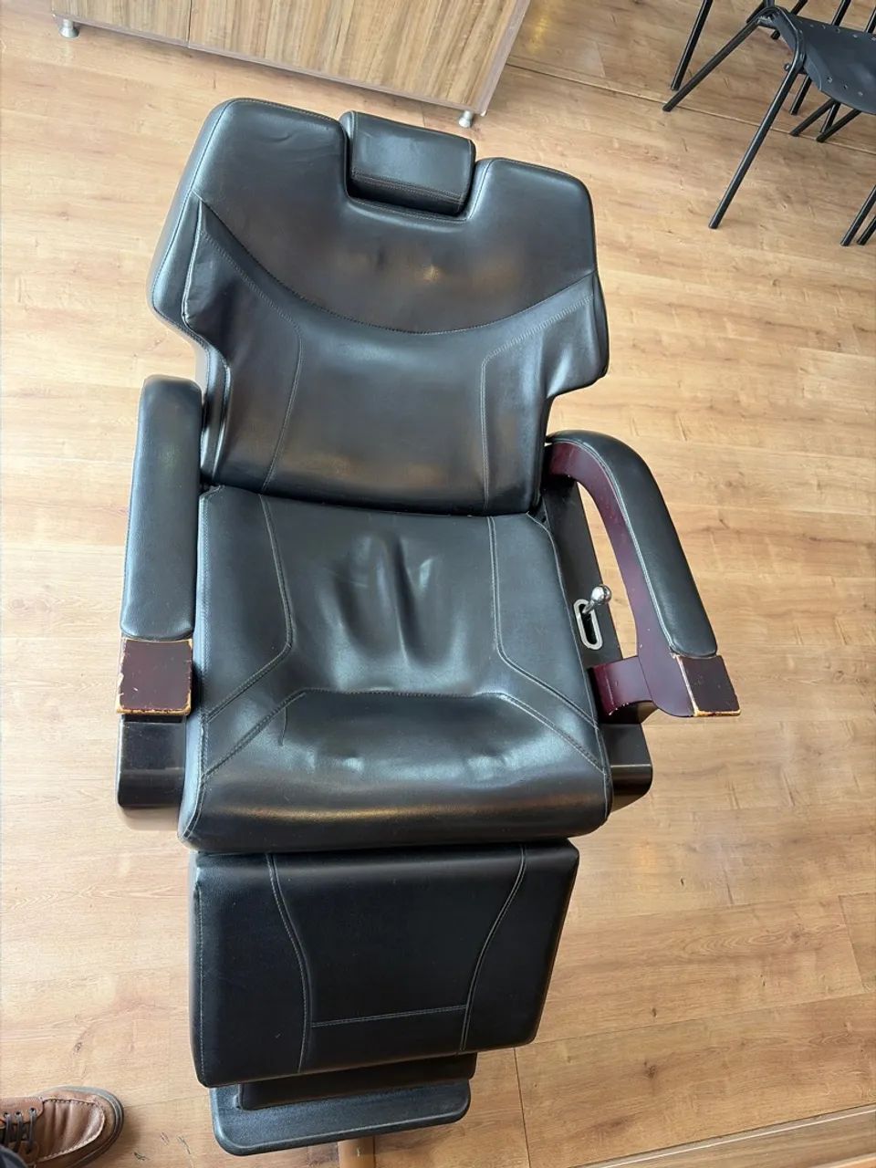 Vendo poltrona de barbeiro da Haisan  - Foto 2