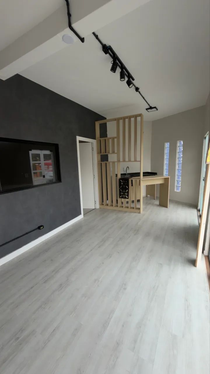 Sala Comercial  com Vitrine de Vidro | Excelente Localização | Penha - Foto 4