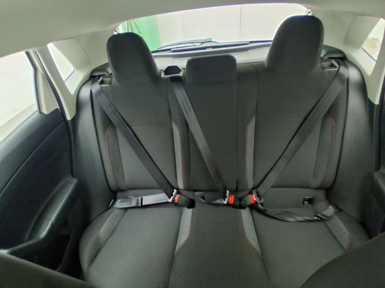Volkswagen Polo Track 1.0 Flex 12V 5p, foto 18 de 18