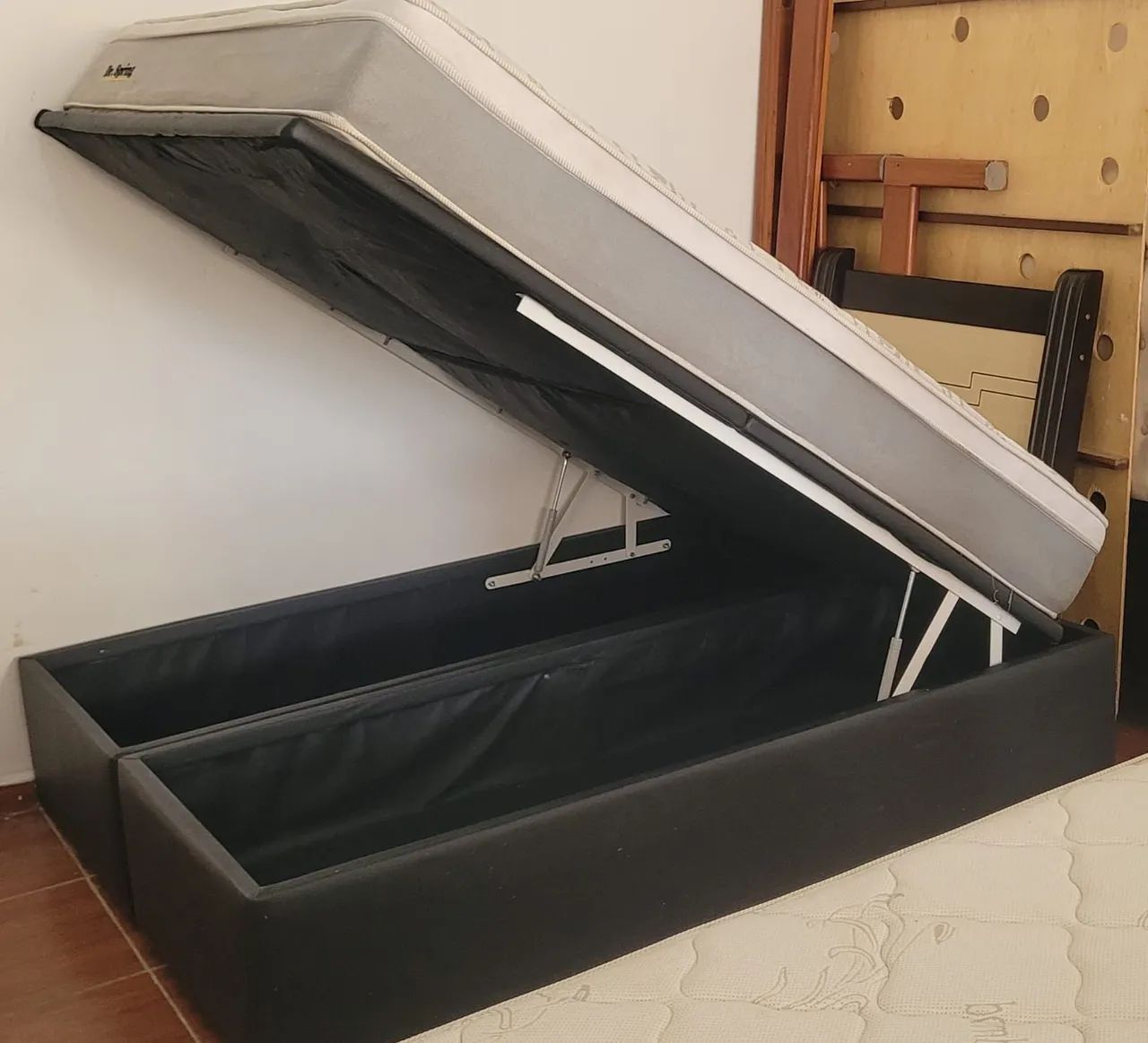 Cama box Queen size Bau colchão herval molas ensacadas bambu  - Foto 5