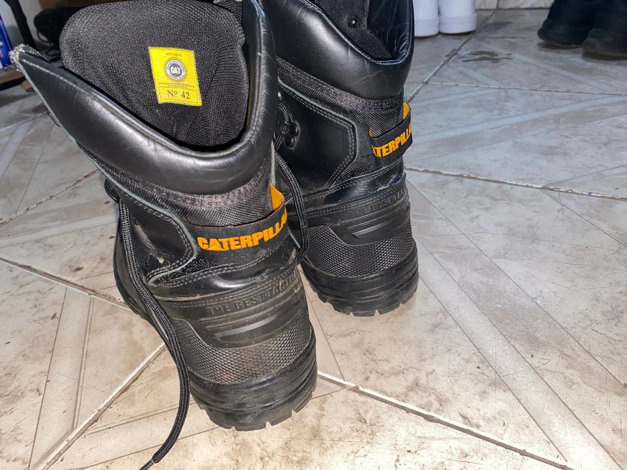 Bota caterpillar - Foto 2