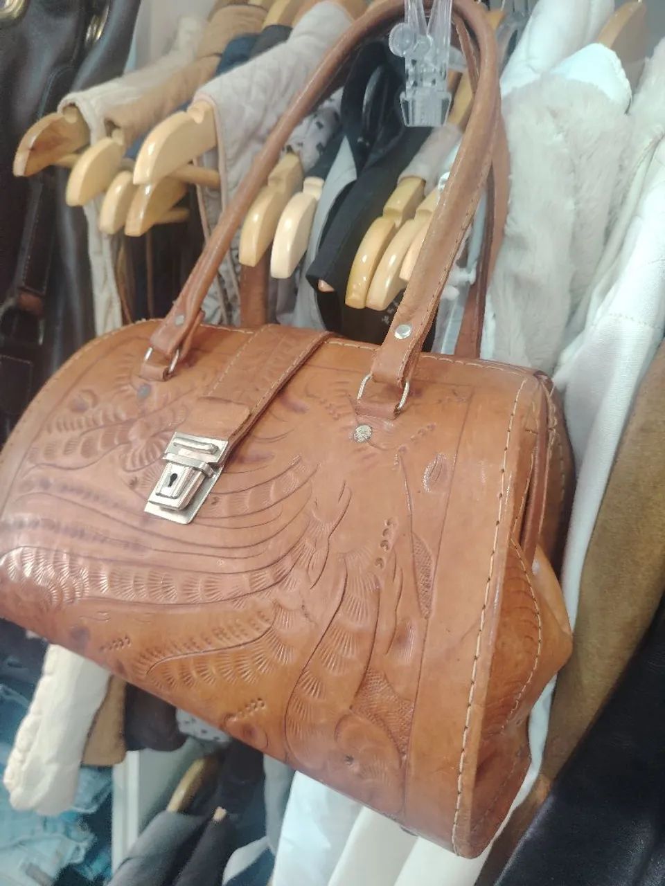 Bolsa baú vintage de couro