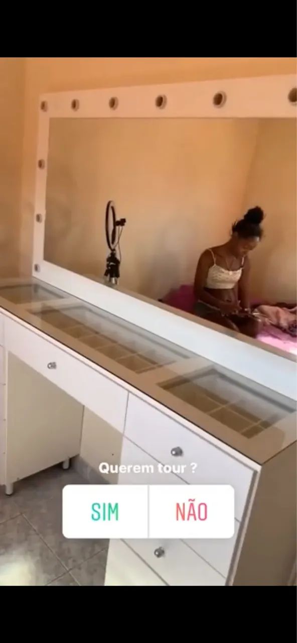 Vendo penteadeira bem conservada 