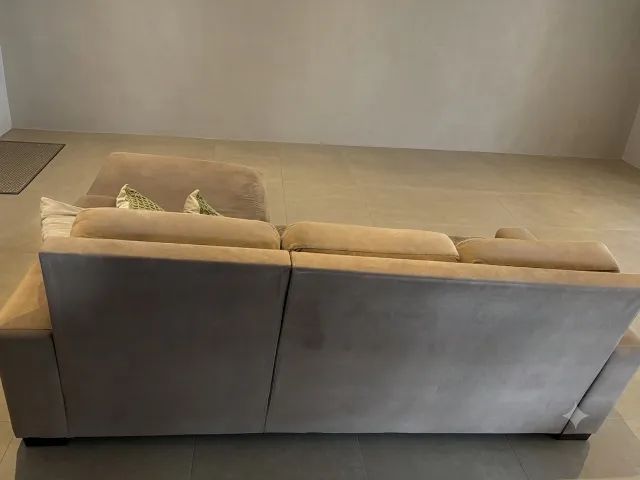 Sofá com Chaise Confortável (2,20m x 1,60m)