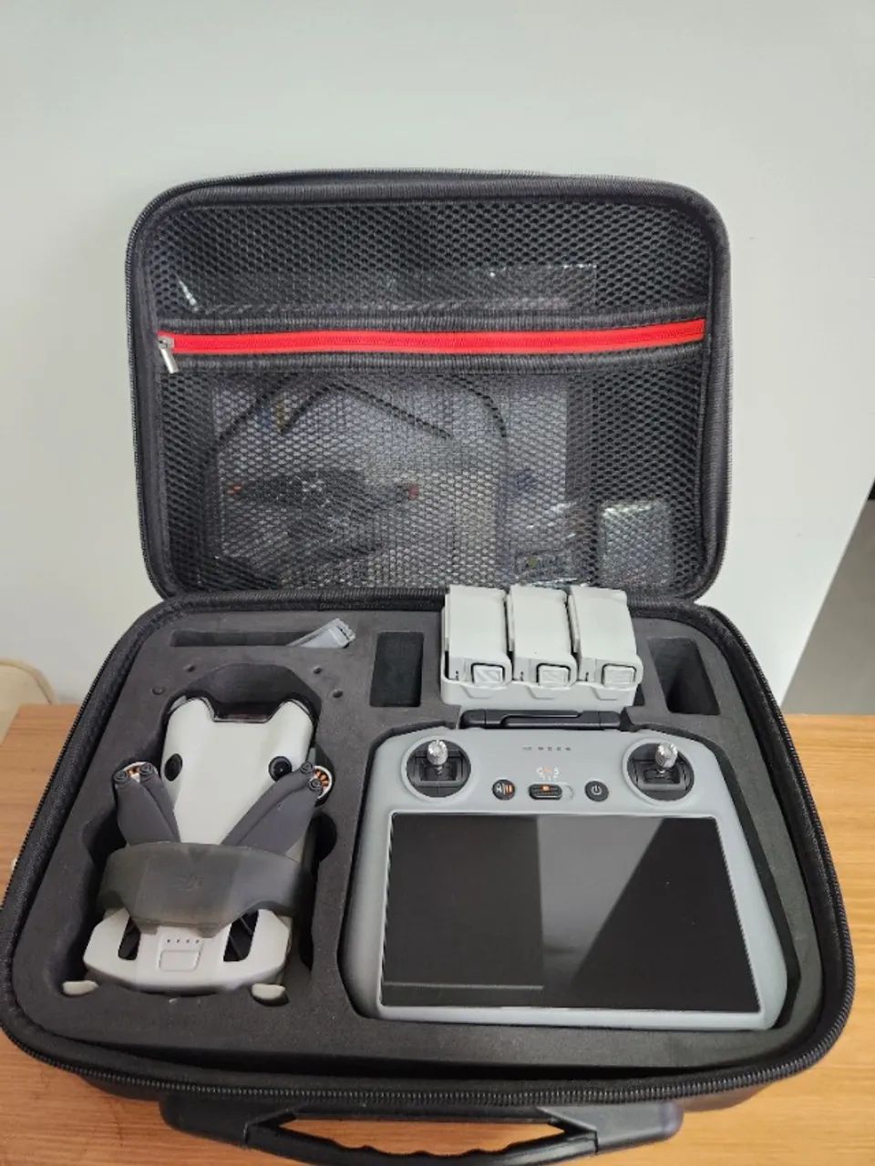 Drone Dji Mini 4 pro Controle com tela combo plus completo - Foto 3