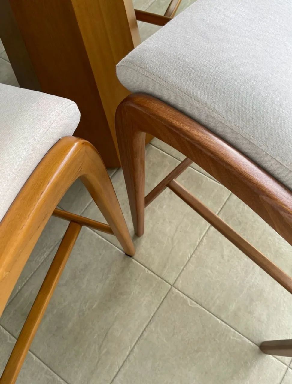 Conjunto bistrô - Mesa com 1mt de diâmetro + 6 Banquetas - Foto 4