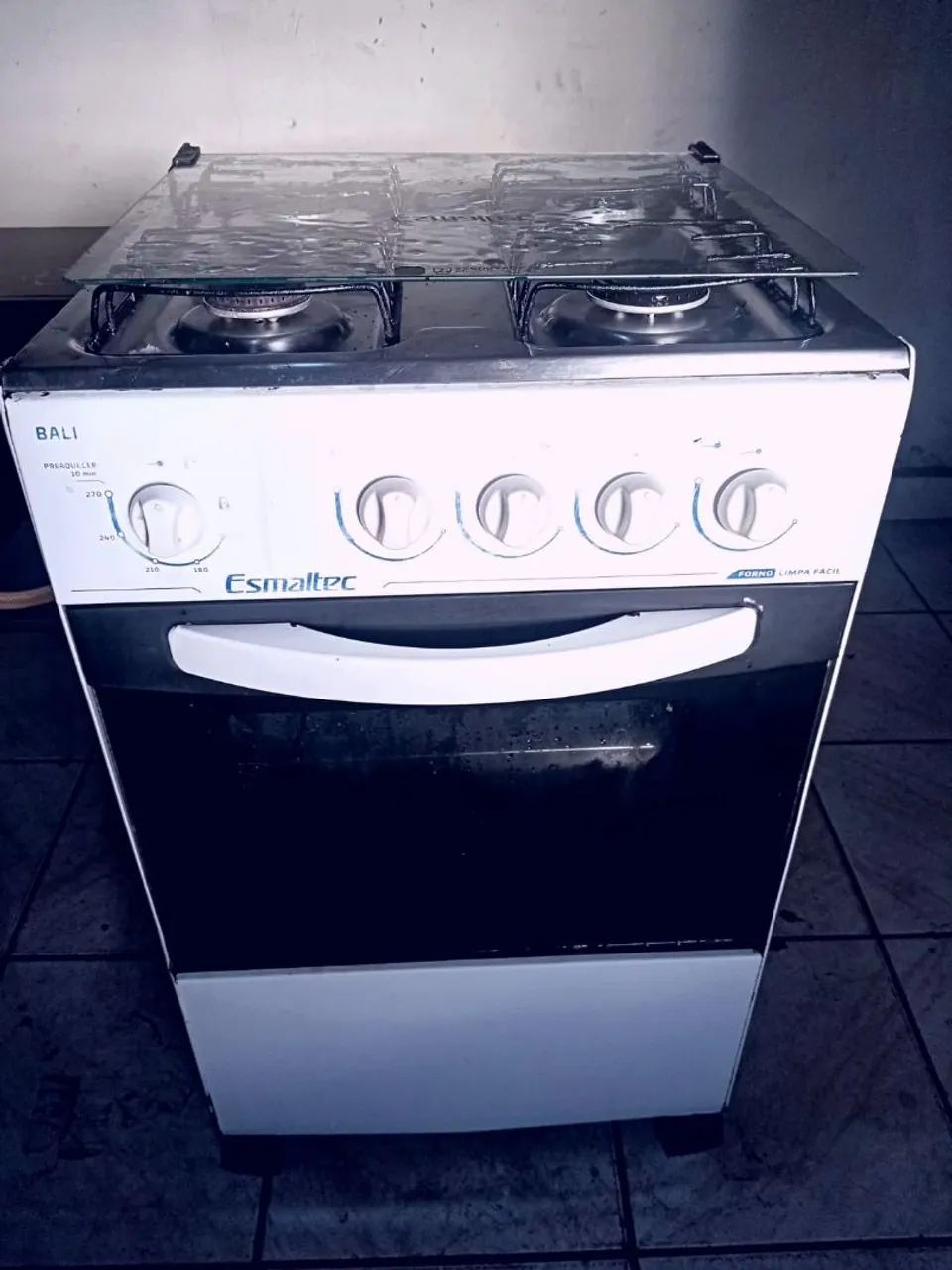 Fogão 4 bocas funcionando ótimo 