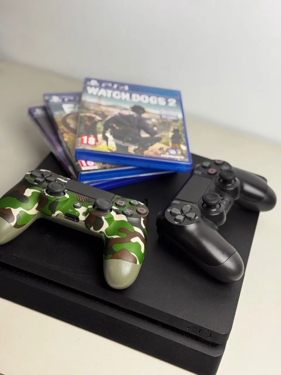PS4 Slim + 2 Controles  - Foto 4
