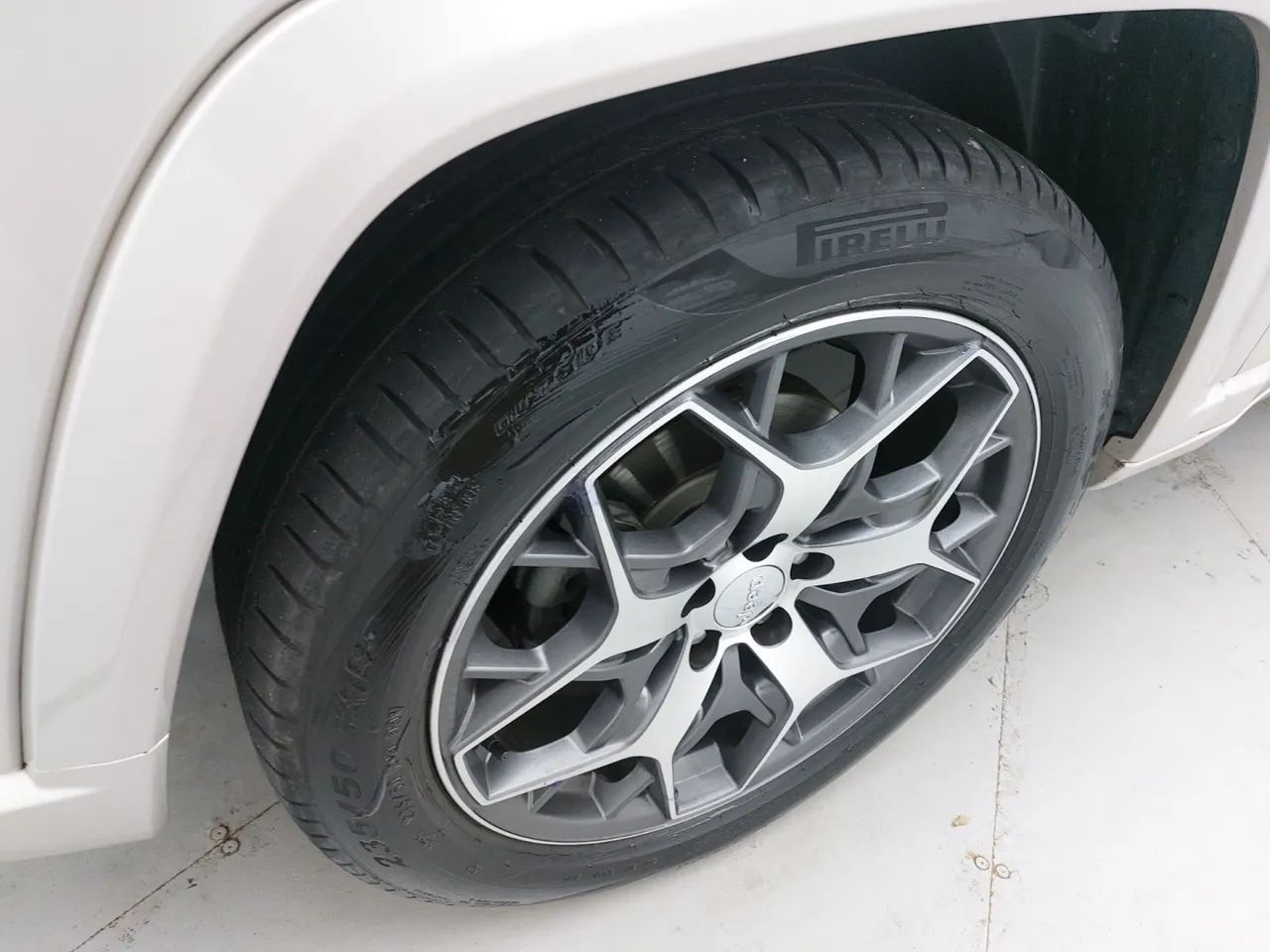 Jeep Commander Overland T270 1.3 TB Flex Aut., foto 12 de 18