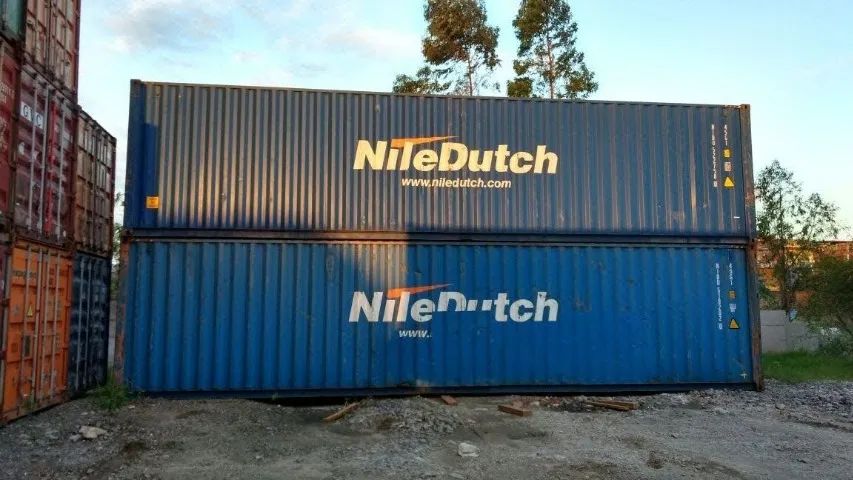 Container em terminal  - Foto 3