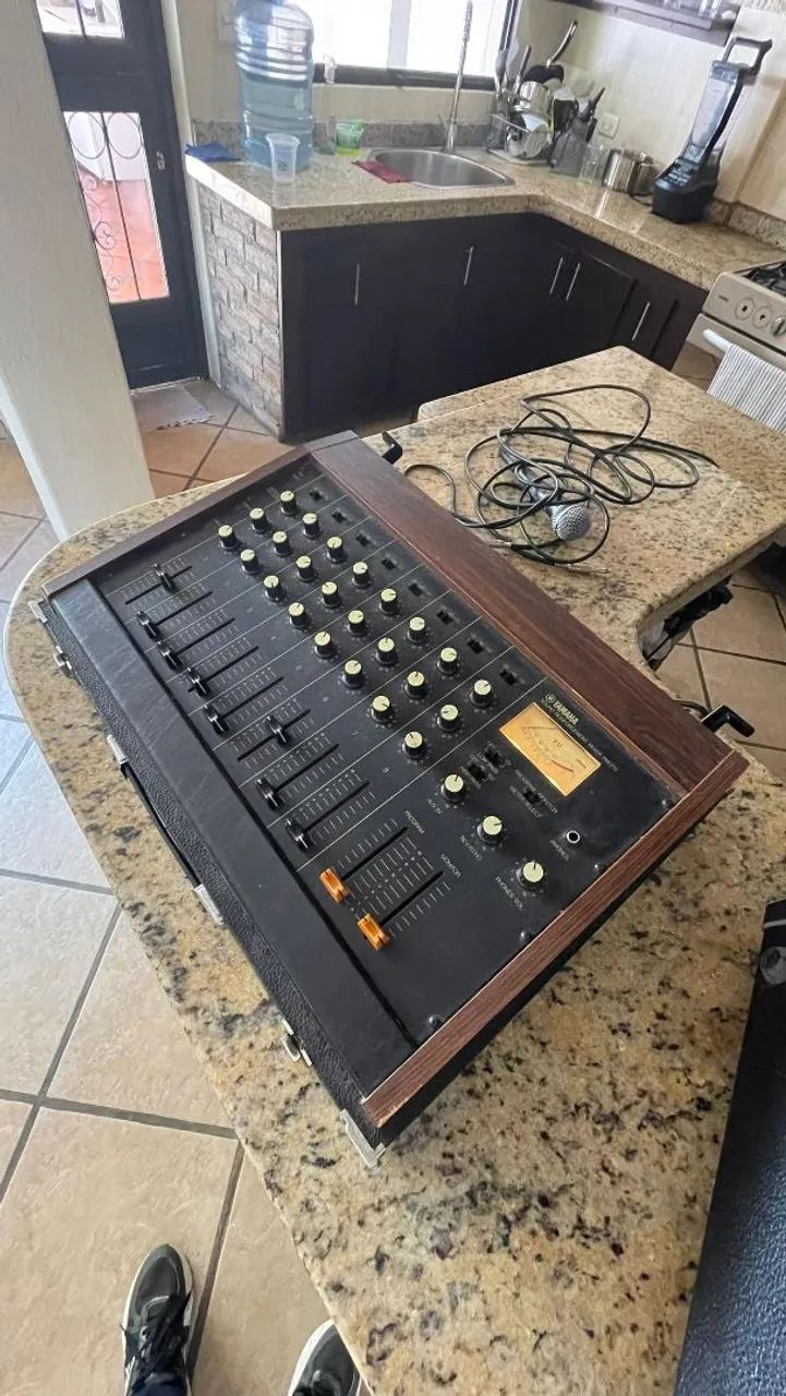 Yamaha PM-210 (mesa de som) - Foto 2