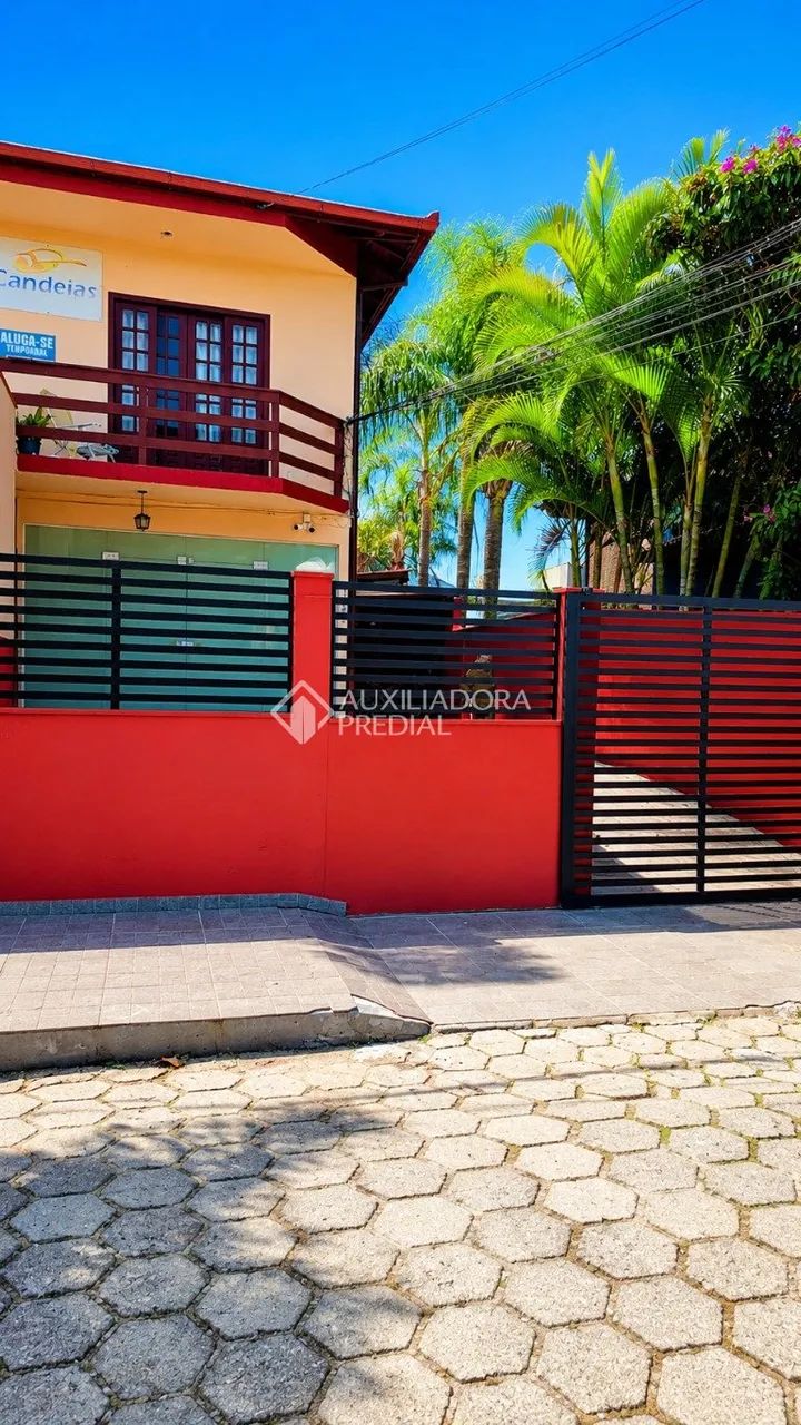 Residencial com 12 Unidades, 16 Quartos e Renda Imediata a Apenas 300 m da Praia do Campec