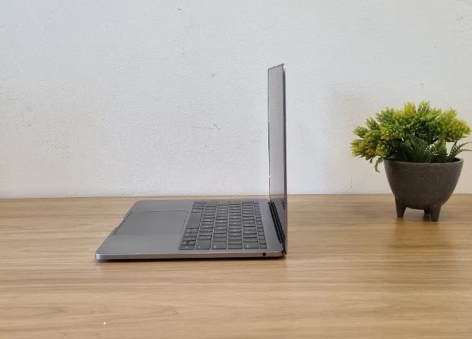Apple MacBook Pro 2017 - Core i5 | 256GB SSD | 8GB LPDDR3 | 13.3" - Foto 3