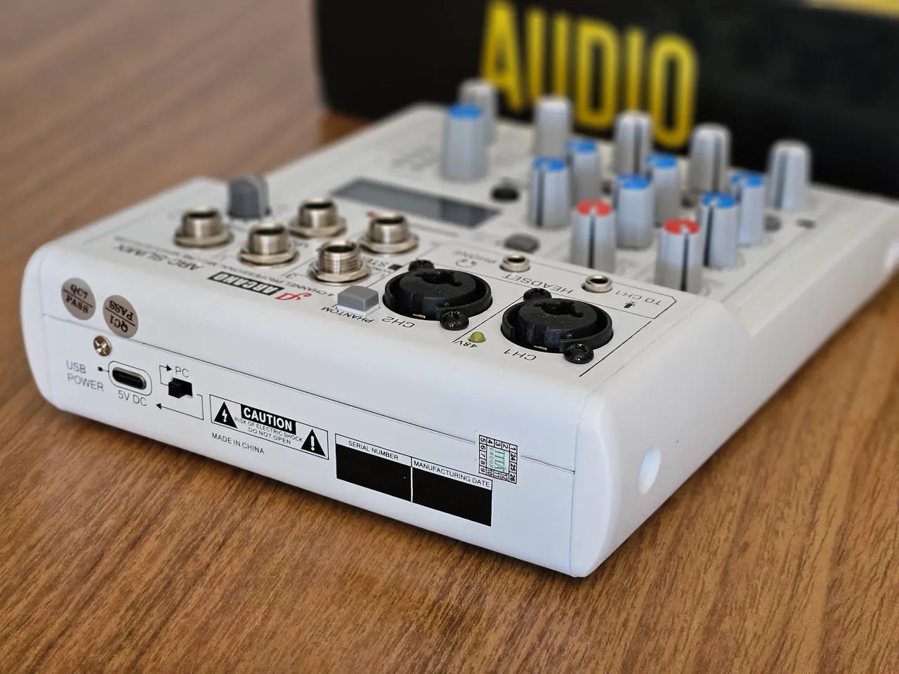 Mesa bluetooth com efeitos reverb, delay, chorus...usb interface e phantom power - Foto 3