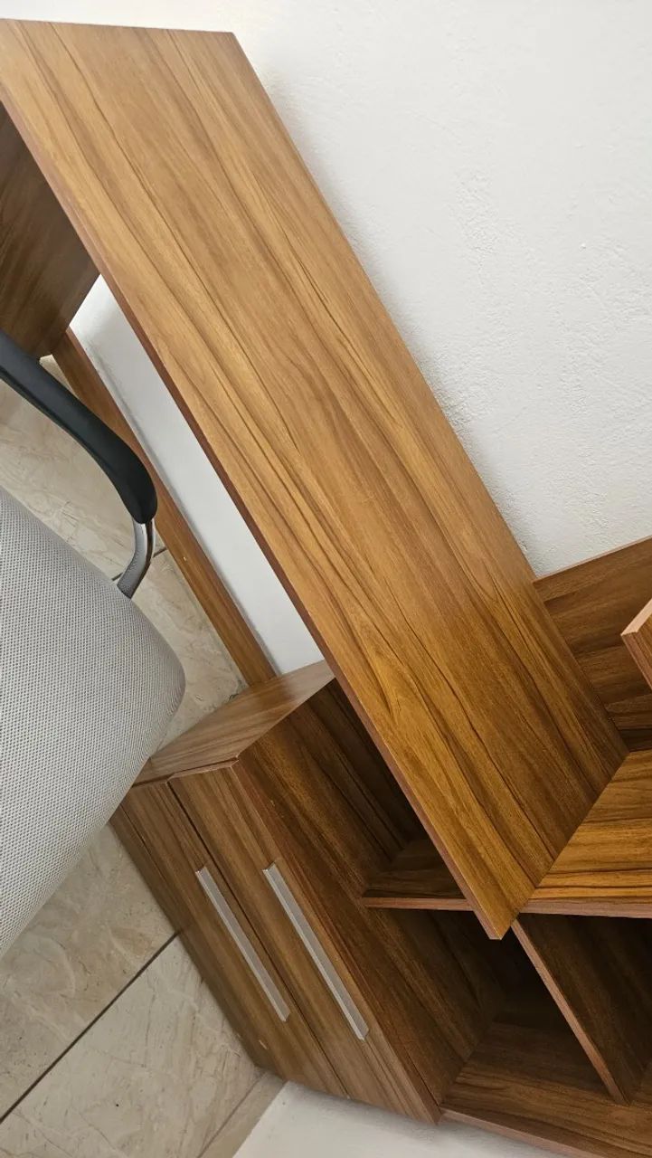 Mesa e cadeira 