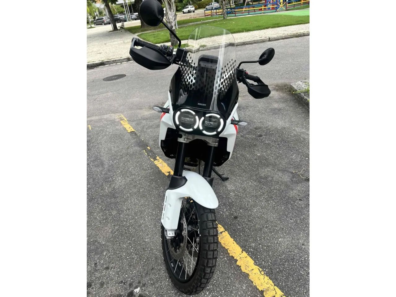 Ducati Desert x 2024 - Foto 2