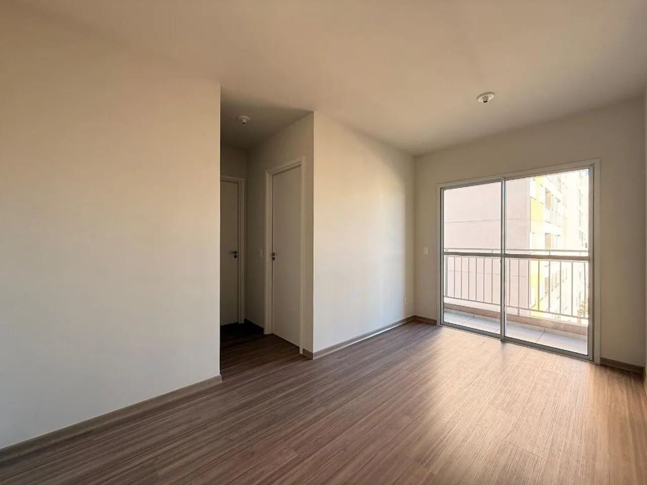 Apartamento para alugar em Maringá, Jardim Tropical, com 2 quartos, com 45.33 m² - Foto 2