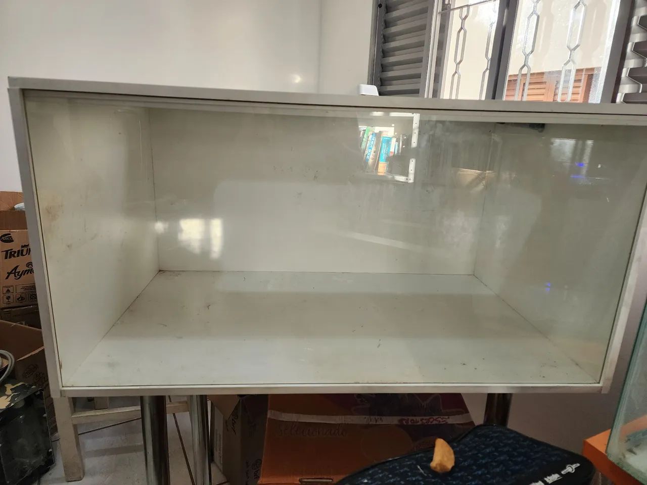 Terrario em MDF com pés cromados  - Foto 4