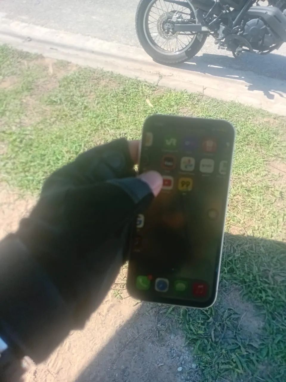 iPhone 12 128 trocado a tela recente mais funcionando tudo perfeitamente! - Foto 3