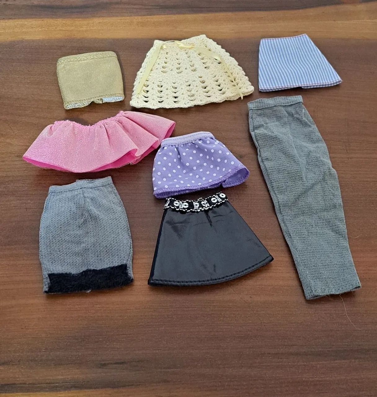 Roupas/roupinhas para boneca Barbie.